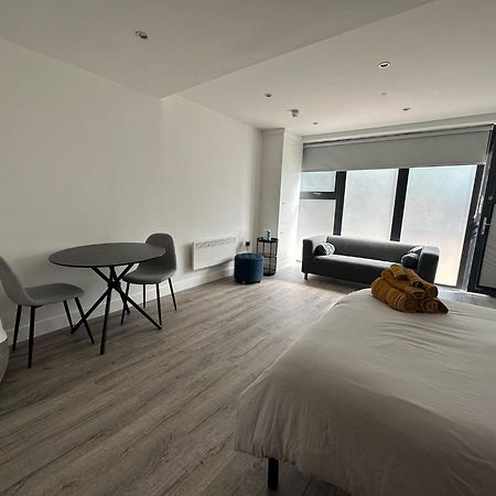 Modern Studio Flat Near Highbury & Islington Station Londra Exterior foto