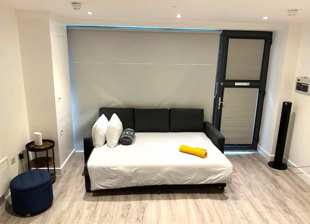 Modern Studio Flat Near Highbury & Islington Station Londra Exterior foto